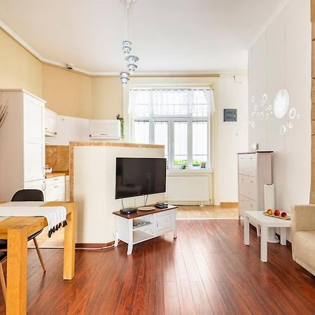 Annicku'S Stylish Budapest Apartment Ngoại thất bức ảnh
