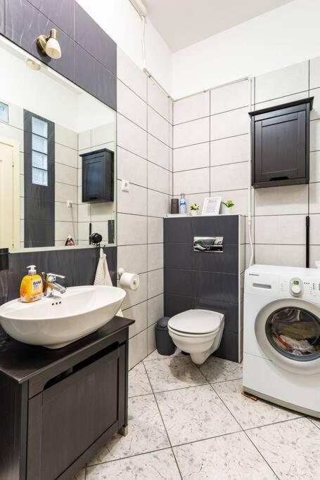 Annicku'S Stylish Budapest Apartment Ngoại thất bức ảnh