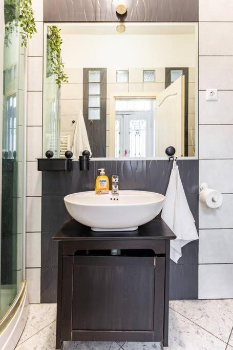 Annicku'S Stylish Budapest Apartment Ngoại thất bức ảnh